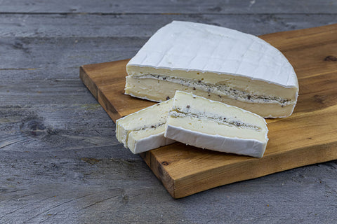 Trüffelbrie mit Trüffel-Mascarpone-Füllung