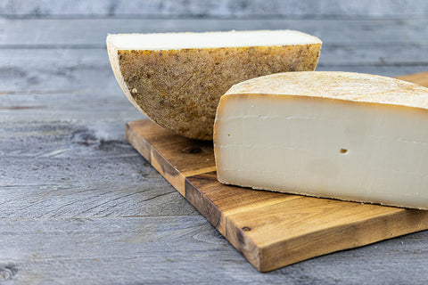 Ziegen- und Schafskäse Neu